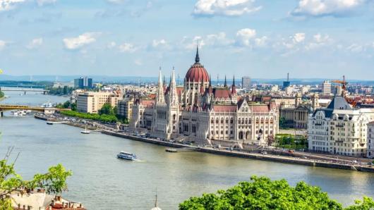 云管家 泽连斯基拒了普京提议后，美国想挑布达佩斯